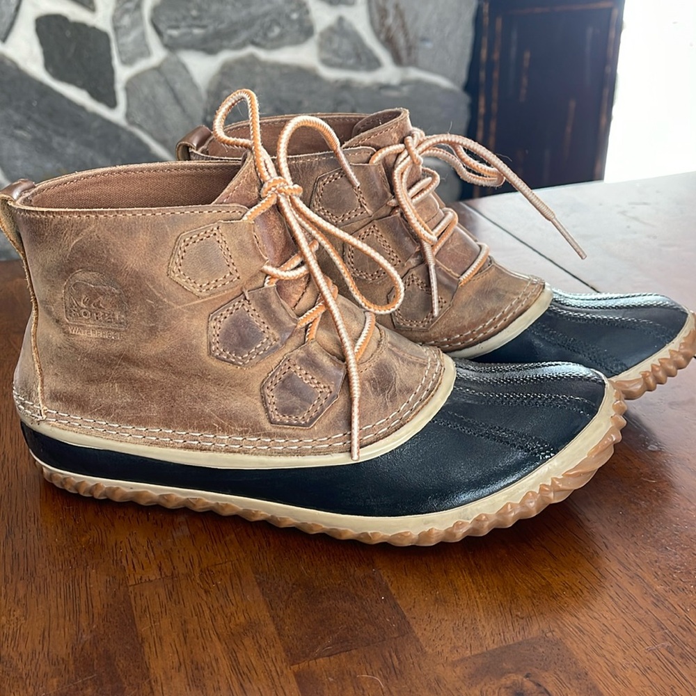 Sorel brand Out n’ About booties size 8.5